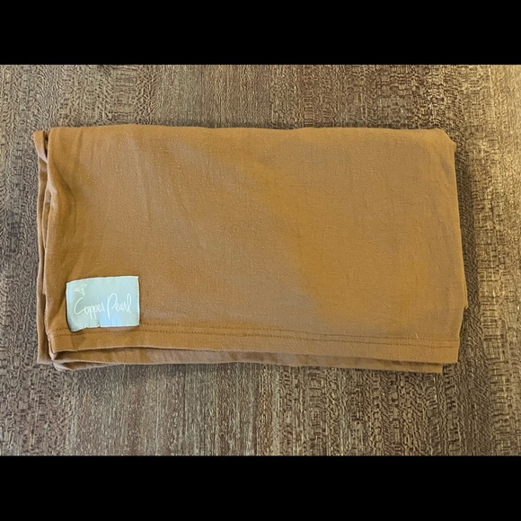 Copper Pearl multi use cover - Picture 2 of 4